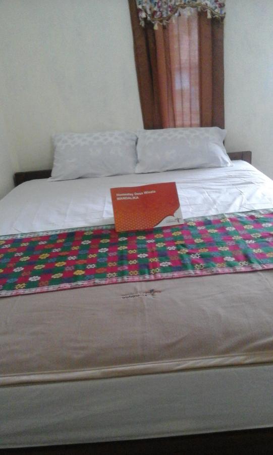 Pedek Homestay Praya Exterior photo