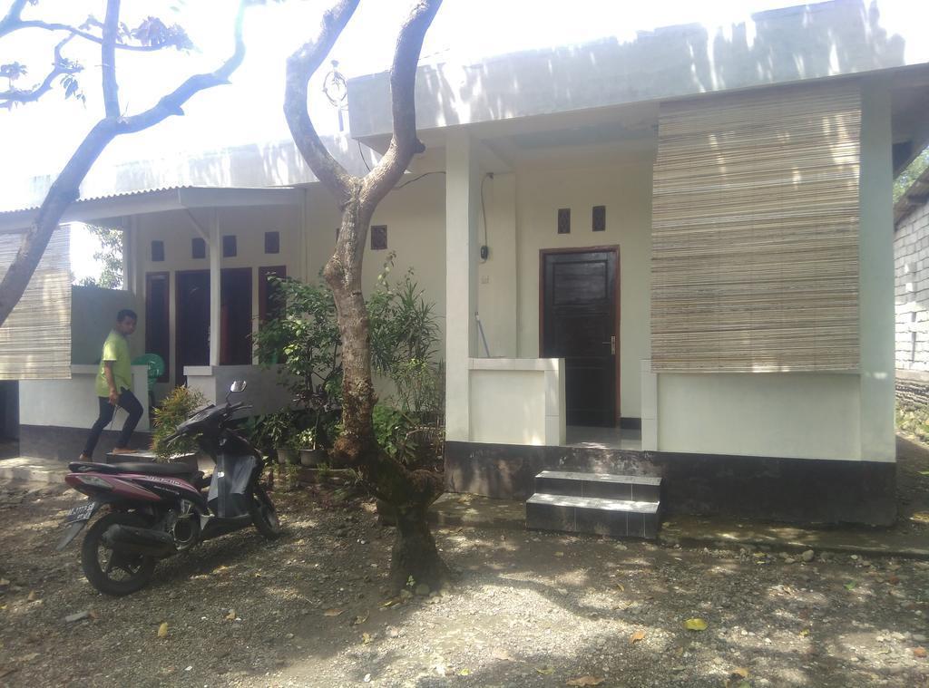 Pedek Homestay Praya Exterior photo