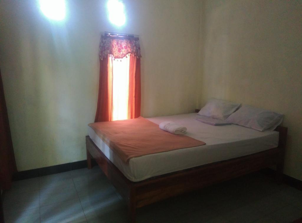 Pedek Homestay Praya Exterior photo