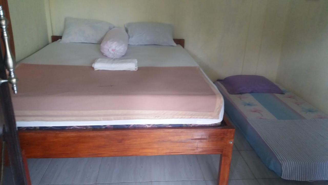 Pedek Homestay Praya Exterior photo
